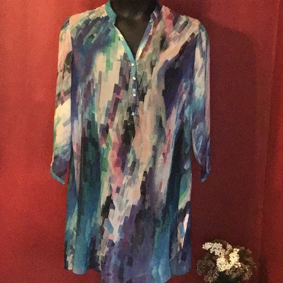 LOOKS BY ASWANI Tops - LOOKS BY ASWANI COLORFUL TUNIC SIZE 5X